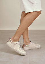 Load image into Gallery viewer, AMBER-Tan Star Sneakers
