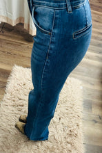 Load image into Gallery viewer, Rylee Wide Leg Trouser by Risen