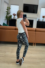 Load image into Gallery viewer, Matching Youth Sugar Skull Leggings