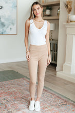 Load image into Gallery viewer, Magic Skinny 28" Pants in Twelve Colors