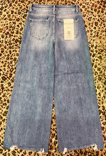Load image into Gallery viewer, Callie Cropped Jean Risen