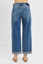 Load image into Gallery viewer, Maddie Medium Wash Boyfriend Jeans