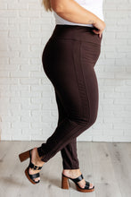 Load image into Gallery viewer, Magic Skinny 28" Pants in Chocolate