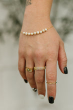 Load image into Gallery viewer, Pretty in Pearls Bracelet