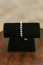 Load image into Gallery viewer, Pretty in Pearls Bracelet