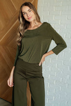 Load image into Gallery viewer, Signature Classic Round Neck Top in Olive