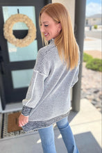 Load image into Gallery viewer, Contrast Trim Knit Cardigan in Four Colors
