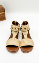 Load image into Gallery viewer, Loop D Loop Sandals in White