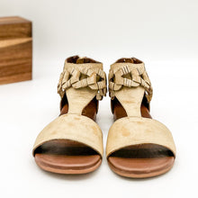 Load image into Gallery viewer, Loop D Loop Sandals in White