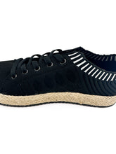 Load image into Gallery viewer, Yaras Sneakers in Black