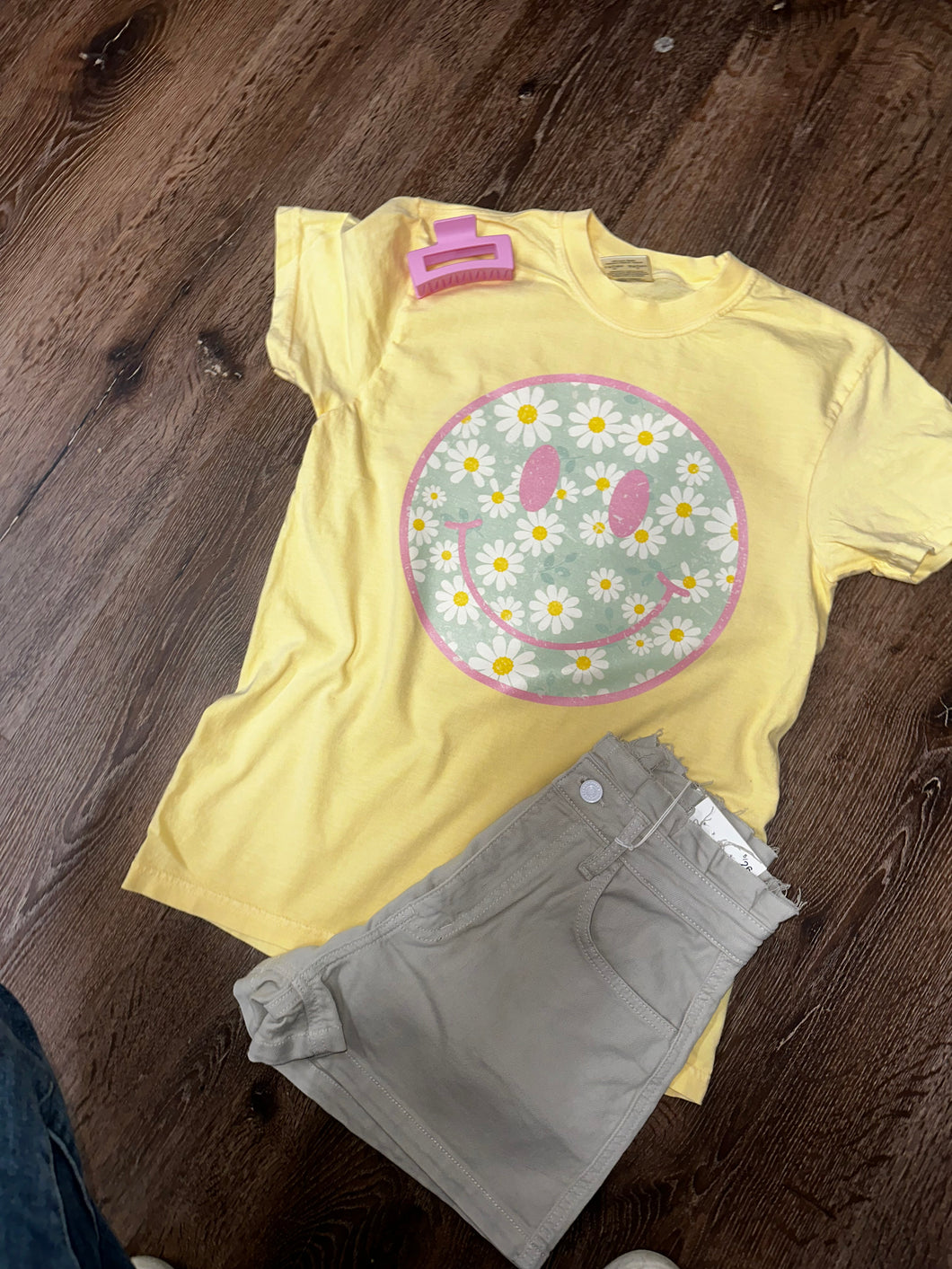 Smiley buttery Graphic Tee Comfort Color