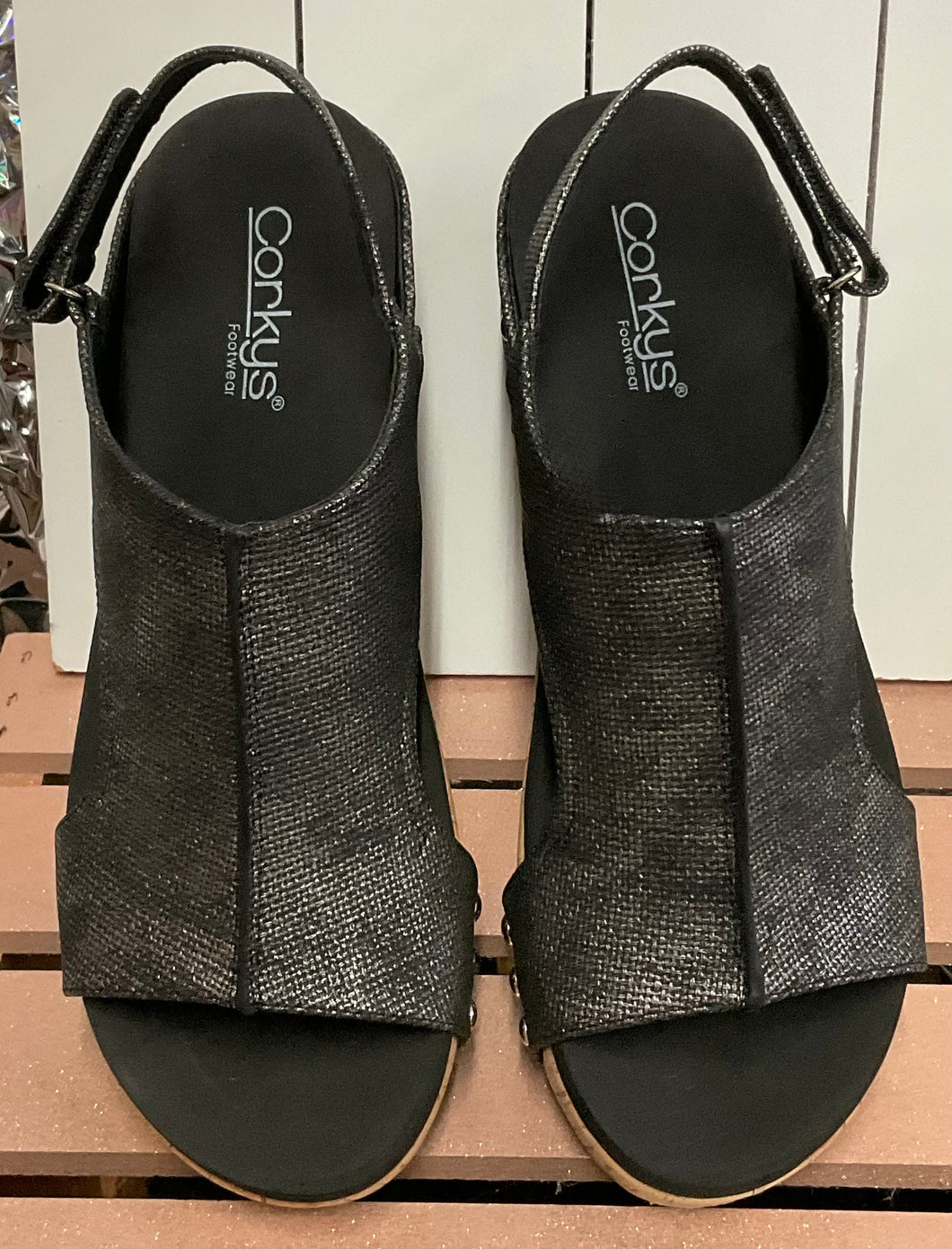 Volta Black Texture Wedge