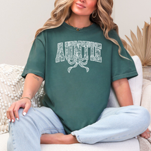 Load image into Gallery viewer, Lace Names Graphic Tee in Spruce
