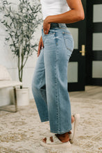 Load image into Gallery viewer, Claudia Mid Rise Wide Leg Ankle Jean
