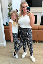 Load image into Gallery viewer, Matching Youth Sugar Skull Leggings

