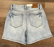 Load image into Gallery viewer, Vida Judy Blue Denim Shorts

