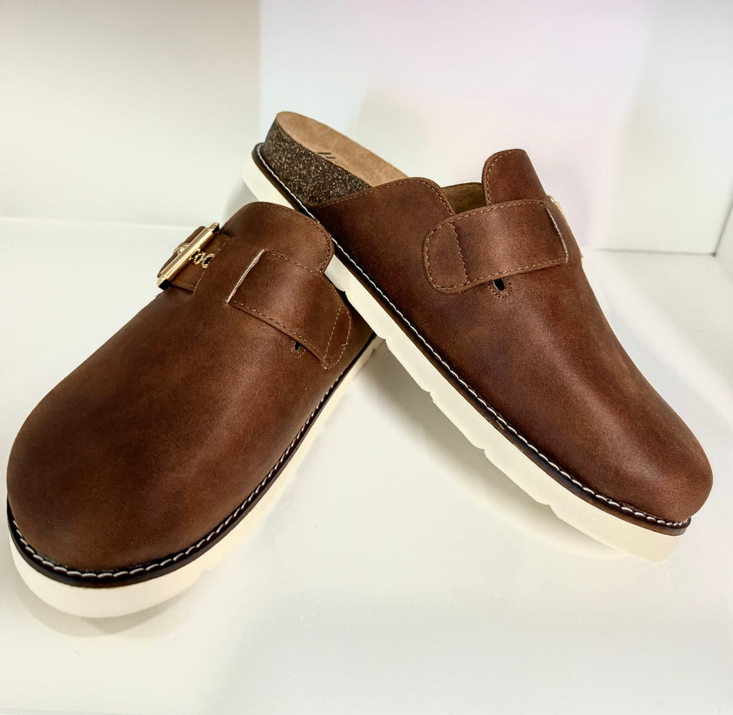 Day Dream Cognac Slide by Corky’s