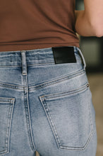 Load image into Gallery viewer, Kayla High Waist Rigid Magic Slim Straight
