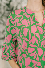 Load image into Gallery viewer, Lizzy Sunday Dress in Emerald Abstract Floral- 7/20/2026
