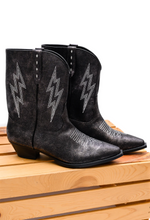 Load image into Gallery viewer, Bowie Metallic Boot in Black
