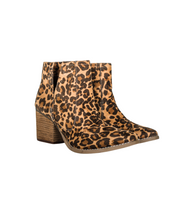 Load image into Gallery viewer, Tarim Bootie in Leopard
