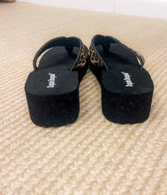 Load image into Gallery viewer, Evirare Rhinestone Sandal in Cheeath
