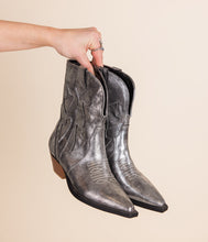 Load image into Gallery viewer, Jersey Metallic Boot in Silver
