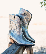 Load image into Gallery viewer, Jersey Metallic Boot in Silver
