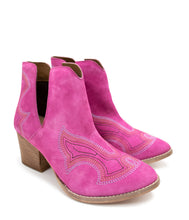 Load image into Gallery viewer, Journee Ankle Boots in Magenta
