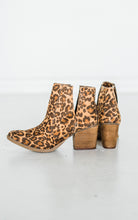 Load image into Gallery viewer, Tarim Bootie in Leopard
