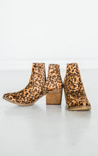 Load image into Gallery viewer, Tarim Bootie in Leopard
