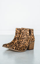 Load image into Gallery viewer, Tarim Bootie in Leopard
