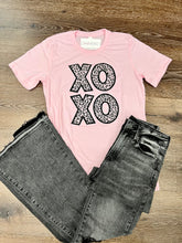 Load image into Gallery viewer, XOXO Graphic Teeshirt
